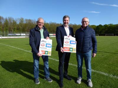 Herzebrock-Clarholz erwartet am Dienstag, 19. Mai 2026, einen ganz besonderen Besuch: Bundespr�sident Frank-Walter Steinmeier kommt im Rahmen des bundesweiten Ehrentags 2026 zu uns ins Waldstadion im Ortsteil Herzebrock.

Das Programm beginnt um 14 Uhr und dauert voraussichtlich bis etwa 17 Uhr. Der Herzebrocker Sportverein und der F�rderverein der von-Zumbusch-Gesamtschule haben hierf�r tolle Aktionen vorbereitet. Ich freue mich sehr, dass ich diesen Termin gemeinsam mit dem Bundespr�sidenten aktiv begleiten darf.

Der Besuch ist eine besondere Anerkennung f�r das Engagement vor Ort und f�r die vielen Menschen, die sich in unserer Gemeinde einbringen. Weitere Informationen zum genauen Ablauf folgen in den n�chsten Tagen.

Wichtig zum Schluss: Die Teilnahme an diesem Termin ist nur f�r geladene G�ste m�glich. Eingeladen sind unter anderem alle Vereinsvorsitzenden, Jugendvorsitzenden sowie die Aktiven, die an den einzelnen Stationen des Tages mitwirken.
